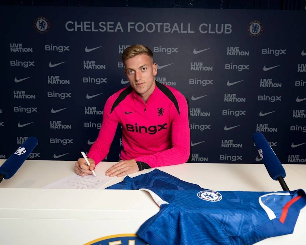 TA：英超半数球队都想签德拉普，曼联有人认为他和霍伊伦很相似